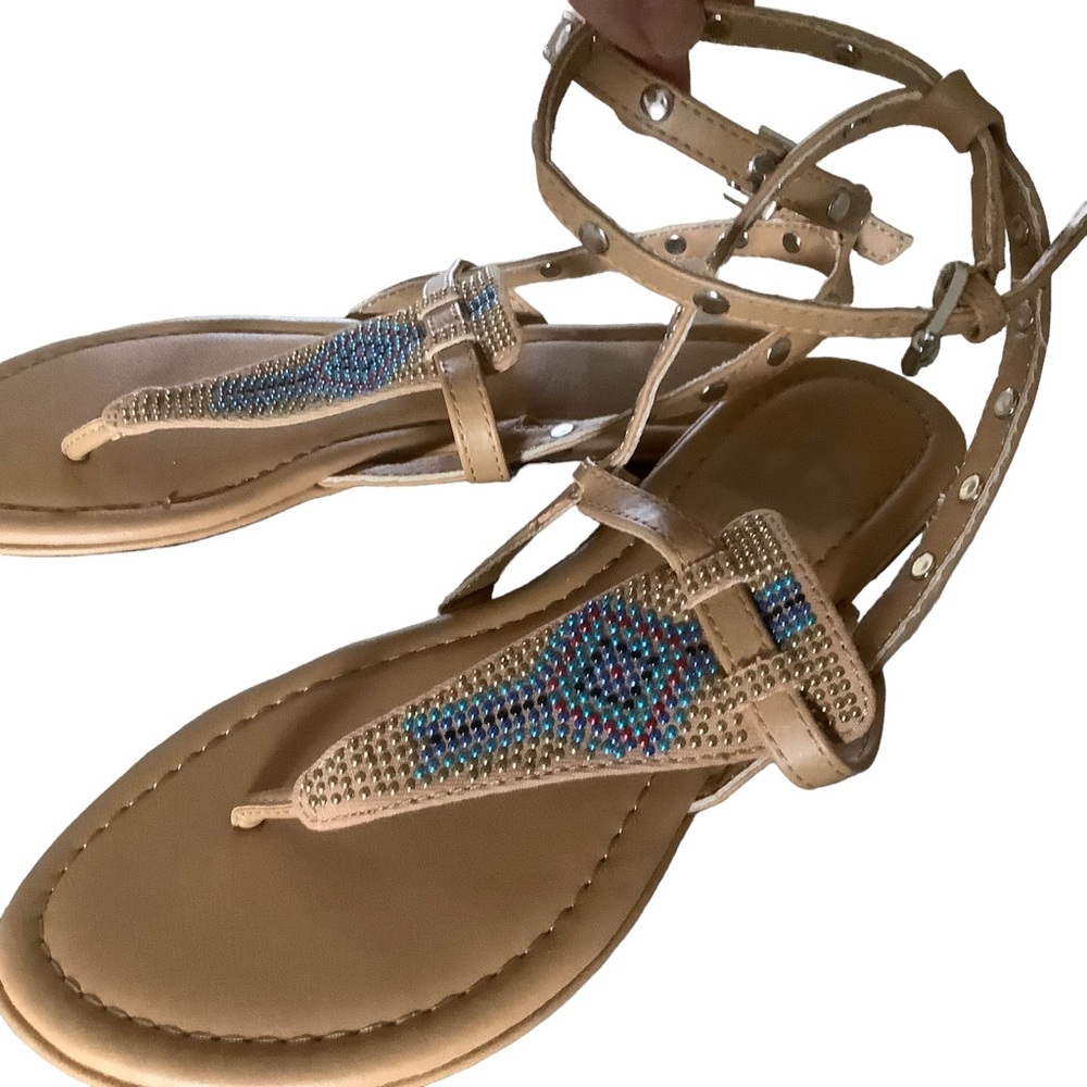 Crown vintage beige gladiator sandals beaded strappy size 6.5 ankle strap